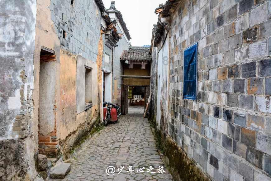 春节慰问送温暖 居民心暖笑开颜